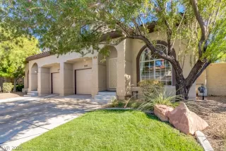 Photo #2: 2217270 Listing