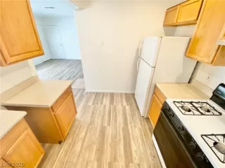 Photo #4: 2217296 Listing