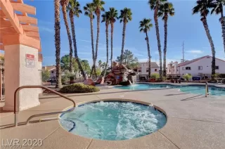 Photo #4: 2217300 Listing 