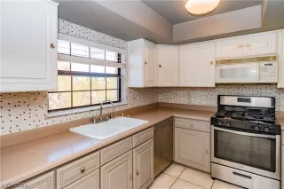 Photo #4: 2217332 Listing