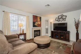 Photo #6: 2217343 Listing