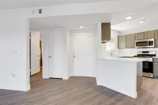 Photo #1: 2217367 Listing