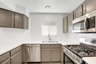 Photo #4: 2217367 Listing