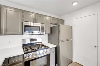 Photo #6: 2217367 Listing