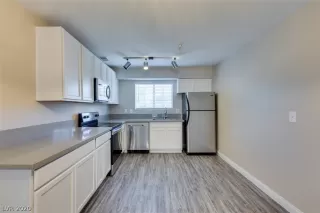 Photo #2: 2217489 Listing