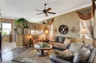 Photo #6: 2217635 Listing