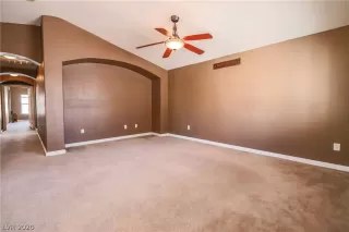 Photo #5: 2217705 Listing