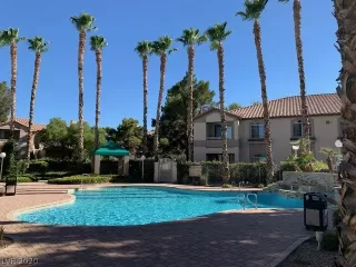 Photo #3: 2217718 Listing