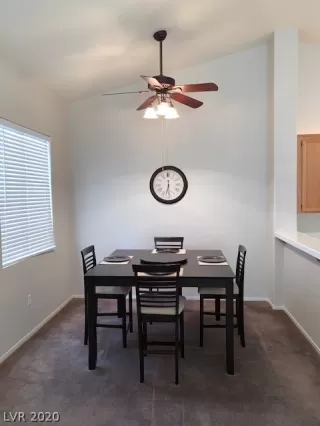 Photo #4: 2217718 Listing