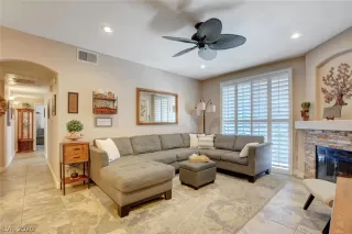 Photo #3: 2217738 Listing