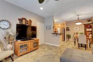 Photo #5: 2217738 Listing