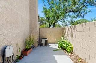 Photo #1: 2217782 Listing 