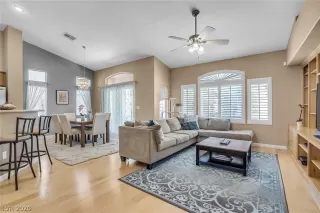 Photo #3: 2217792 Listing