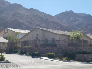 Photo #5: 2217797 Listing 