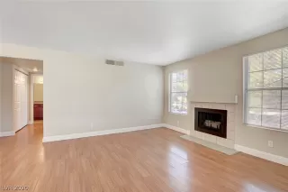 Photo #5: 2217806 Listing