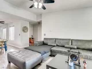 Photo #6: 2217834 Listing