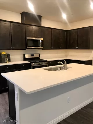 Photo #5: 2217850 Listing 