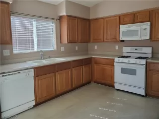 Photo #5: 2217877 Listing 