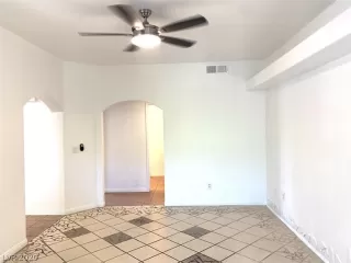 Photo #5: 2217890 Listing 