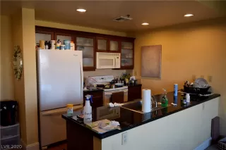 Photo #5: 2217901 Listing 