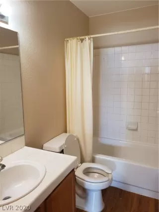 Photo #5: 2217932 Listing