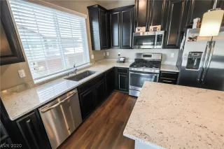 Photo #6: 2218002 Listing