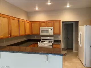 Photo #4: 2218043 Listing 