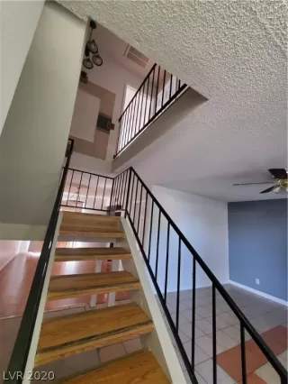 Photo #5: 2218062 Listing