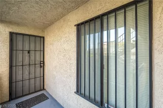 Photo #5: 2218078 Listing