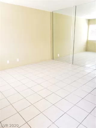 Photo #2: 2218157 Listing 