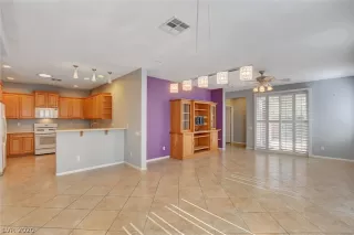 Photo #5: 2218177 Listing