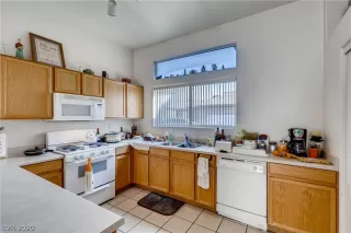 Photo #4: 2218207 Listing