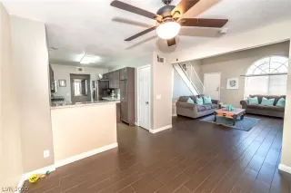 Photo #6: 2218209 Listing