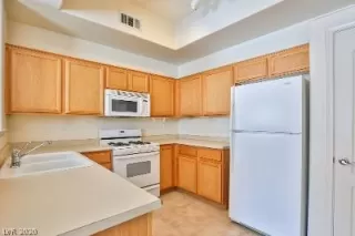 Photo #3: 2218249 Listing