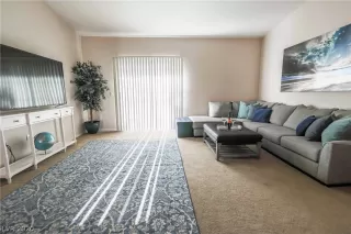 Photo #5: 2218258 Listing