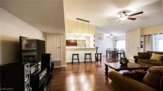 Photo #3: 2218293 Listing