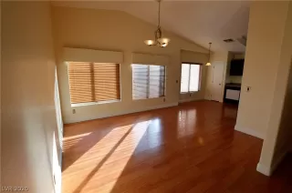 Photo #4: 2218313 Listing