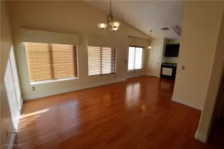 Photo #5: 2218313 Listing