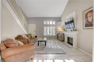 Photo #5: 2218324 Listing