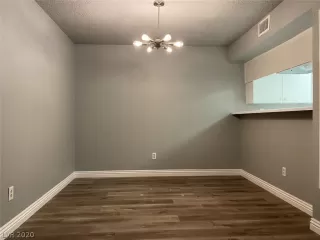 Photo #3: 2218326 Listing 