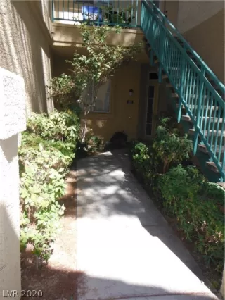 Photo #2: 2218424 Listing