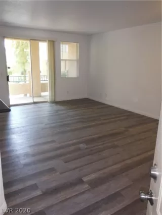 Photo #6: 2218424 Listing