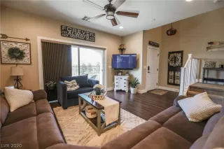 Photo #5: 2218458 Listing 