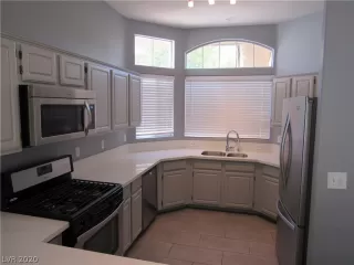 Photo #3: 2218533 Listing