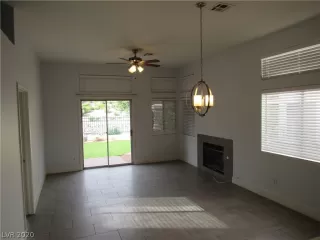 Photo #6: 2218533 Listing