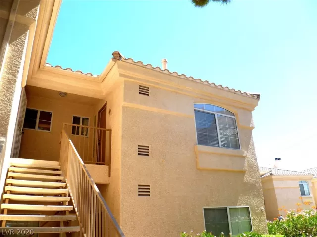 MLS: 2218548 Condo For Sale