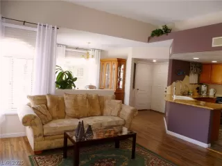 Photo #5: 2218548 Listing 