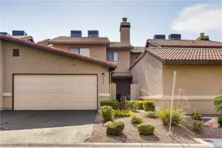 Photo #1: 2218609 Listing