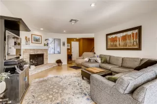 Photo #4: 2218609 Listing