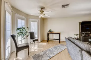 Photo #6: 2218609 Listing